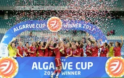 足球——阿尔加夫杯：西班牙队夺冠