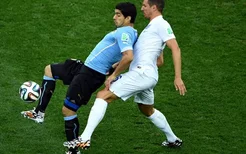 半场战报：乌拉圭1-0英格兰