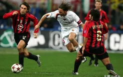 「资料」AC米兰2004-2005赛季意甲第10-14轮，2平3胜继续保持不败