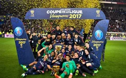 足球——法国联赛杯：巴黎圣日尔曼队夺冠