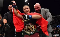 中国UFC首位冠军 张伟丽42秒TKO战胜对手(2022年)