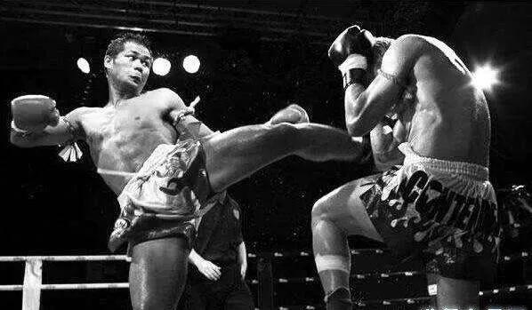 美国地下黑拳最经典的大战排名：安东尼马库斯vs疯子阿兰·佩迪拉上榜