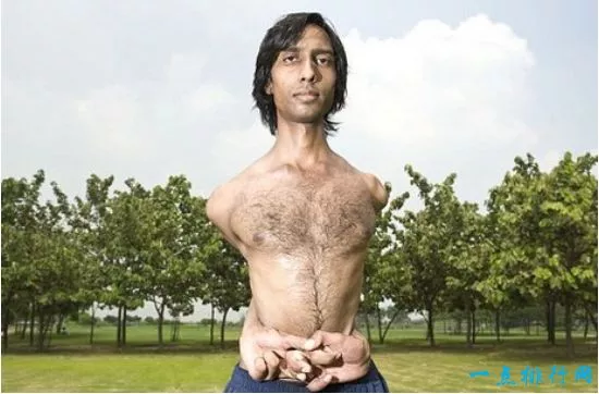 世界六大奇特橡胶人，印度男子身体柔韧度惊人，可随意穿过网球拍