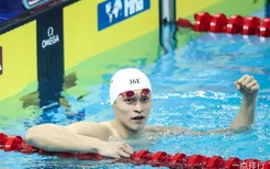 孙杨自由泳夺冠 以3分44秒07力压拉普赛斯(2022年)
